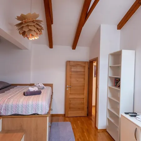 Bonaca By Guide