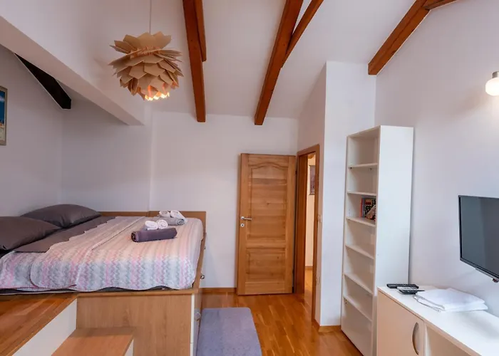 Bonaca By Guide